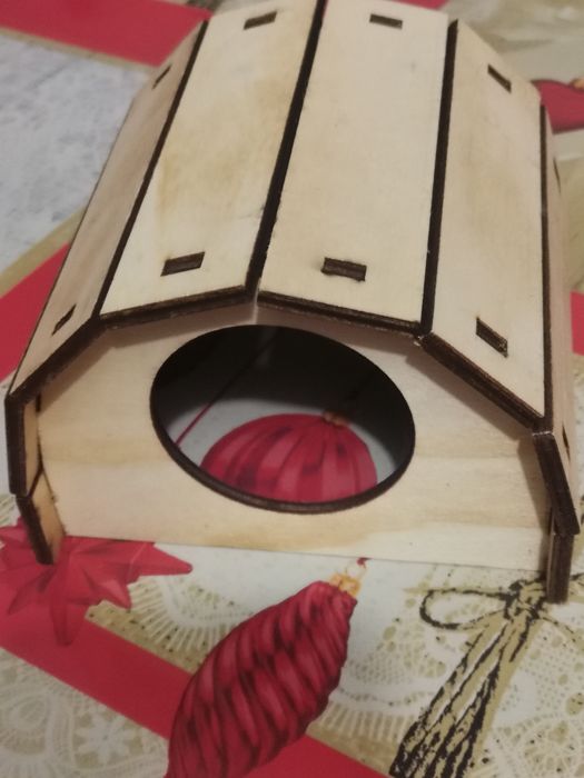 Casuta din lemn pt hamsteri