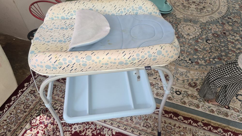 Пеленальный столик