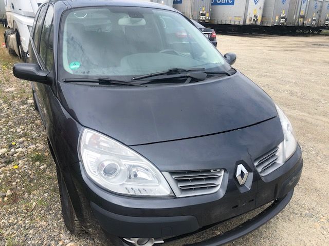 Dezmembrez Renault Scenic 1.9 diesel