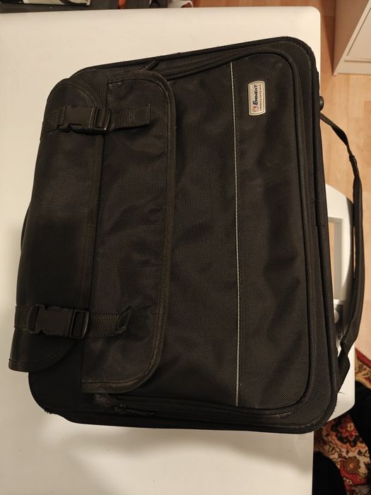 Geanta voiaj laptop business Eminent ca noua !
