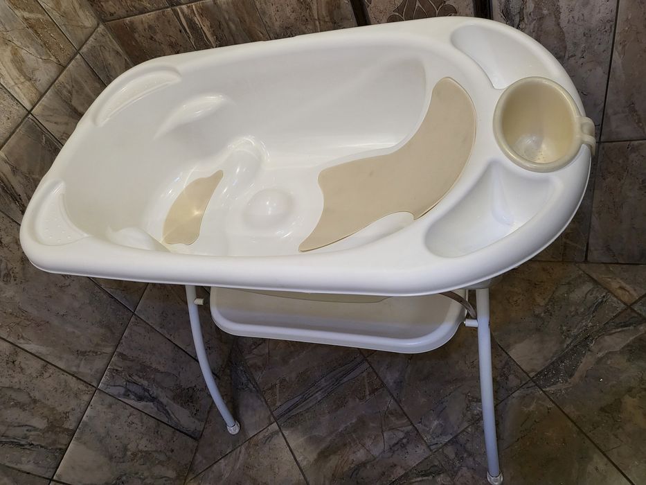 Бебешка вана Cam със стойка