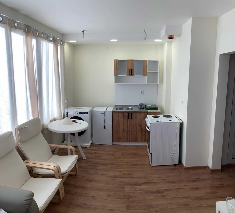 Дава се под наем Двустаен апартамент в Пазарджик, Идеален център - 48 кв.м за 229.5 € - Снимка #2