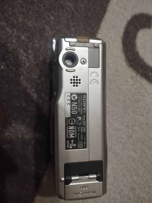 Фотоаппарат DSC-s40 2005