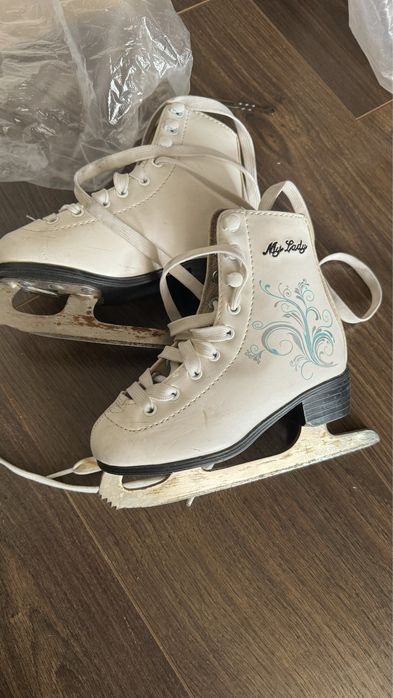Продам коньки детские