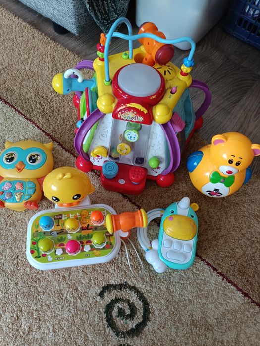 Продам игрушки малышам