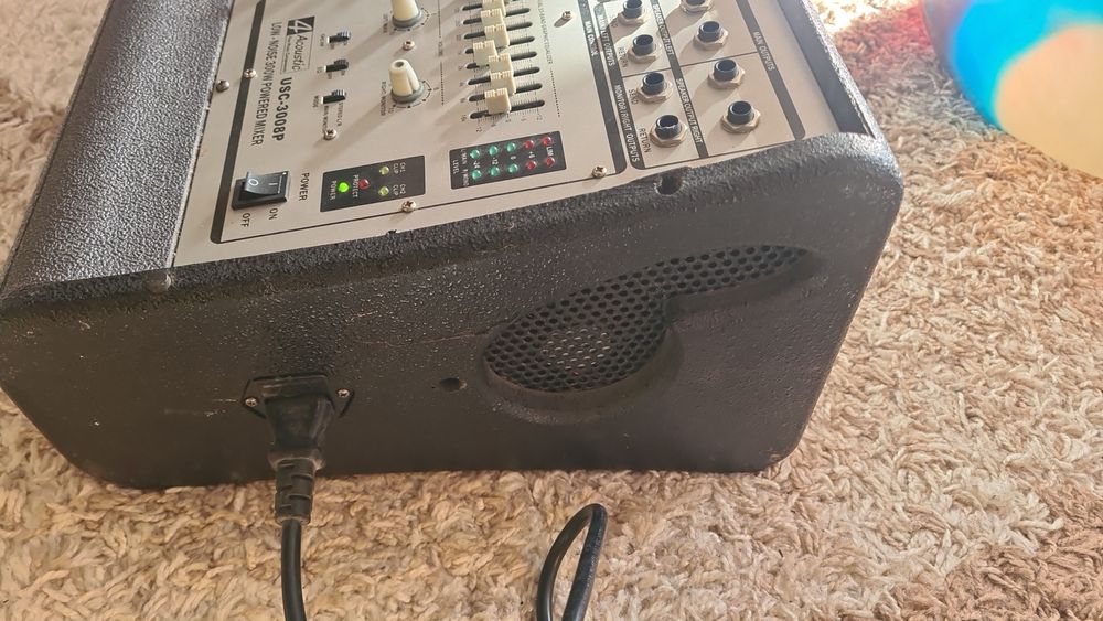 Vând mixer de putere Acoustic 4.