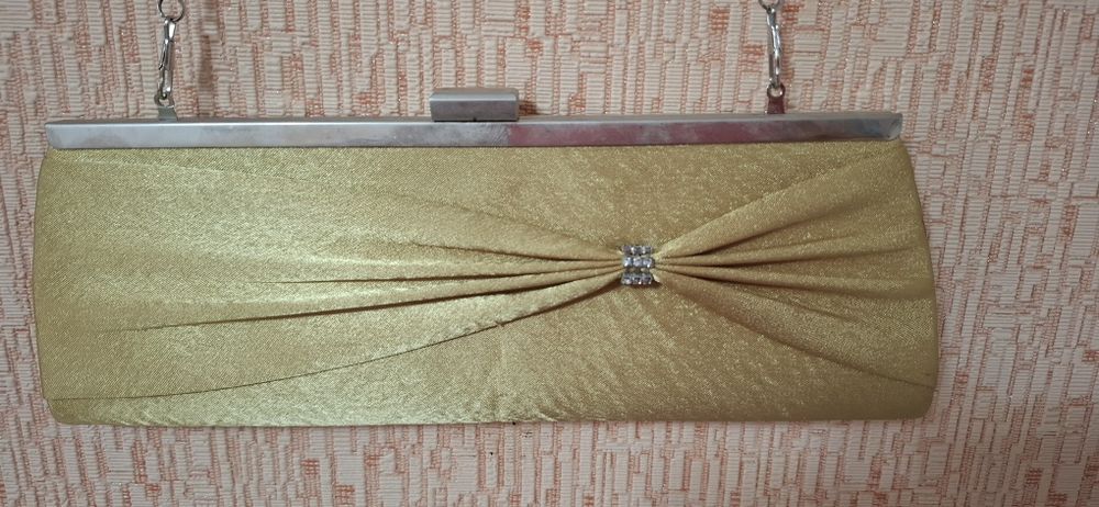 Продам вечернюю сумочку