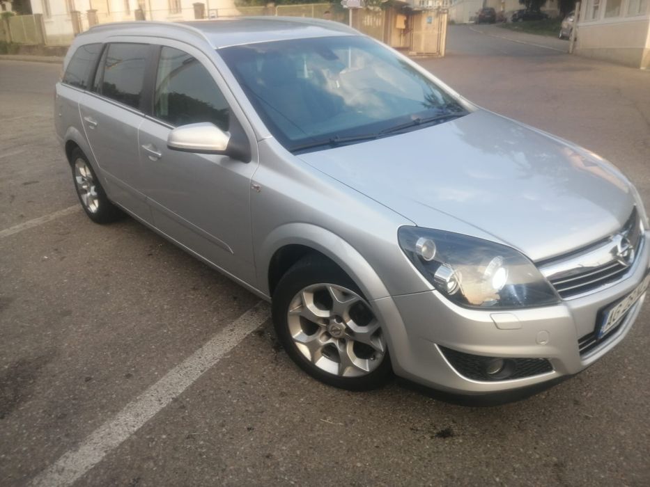 Vând Astra h benzina ,gpl