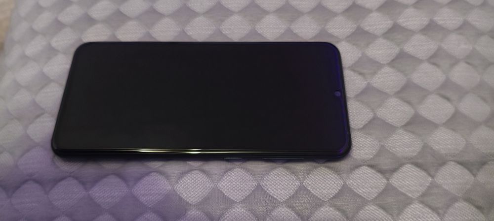Samsung A30 ( + Чехол, + Стекло приват.)