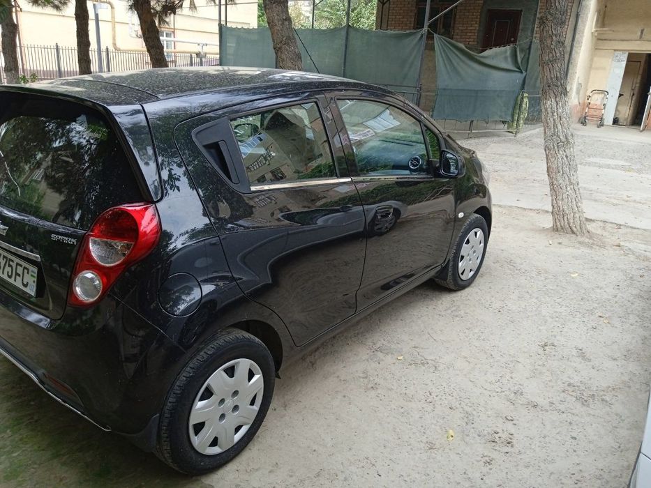 Спарк срочно сотилади