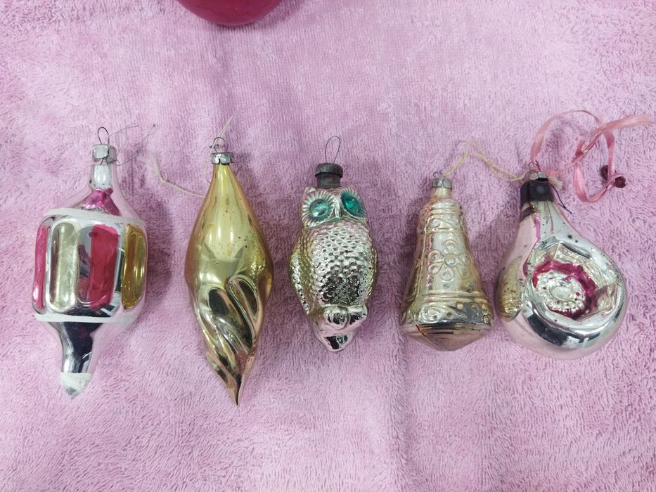 Новогодние игрушки для ёлки.