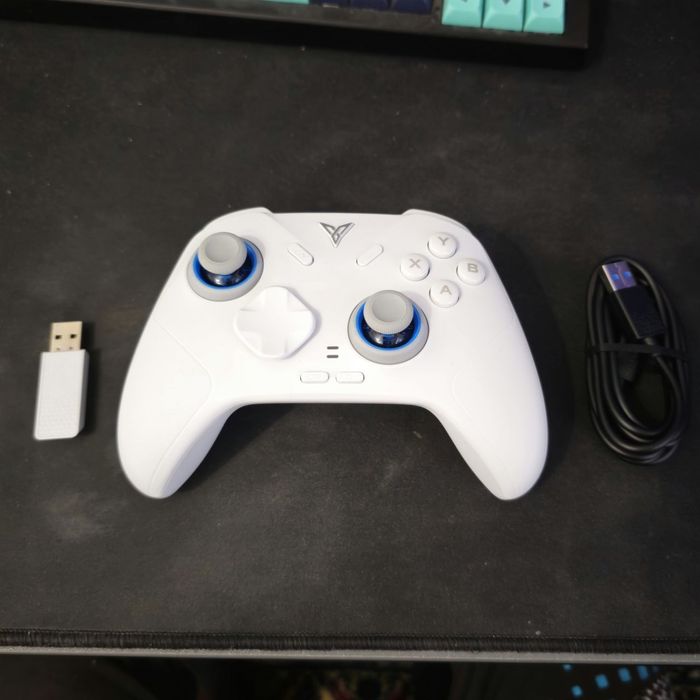 Игровой геймпад/ контроллер Flydigi Direwolf 4