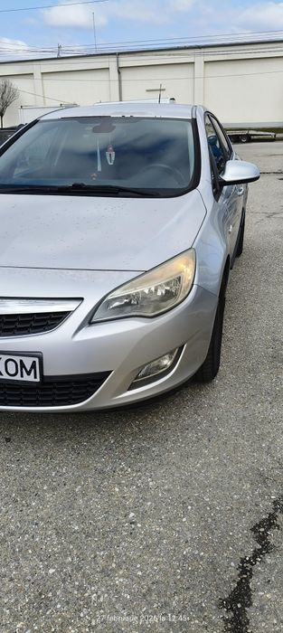 Vând Opel Astra J , 1.7 110cp , 2010 , hatchbak