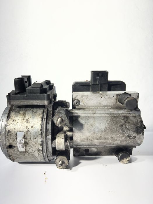 Помпа хидравлично окачване Ситроен ц 5 2017 година