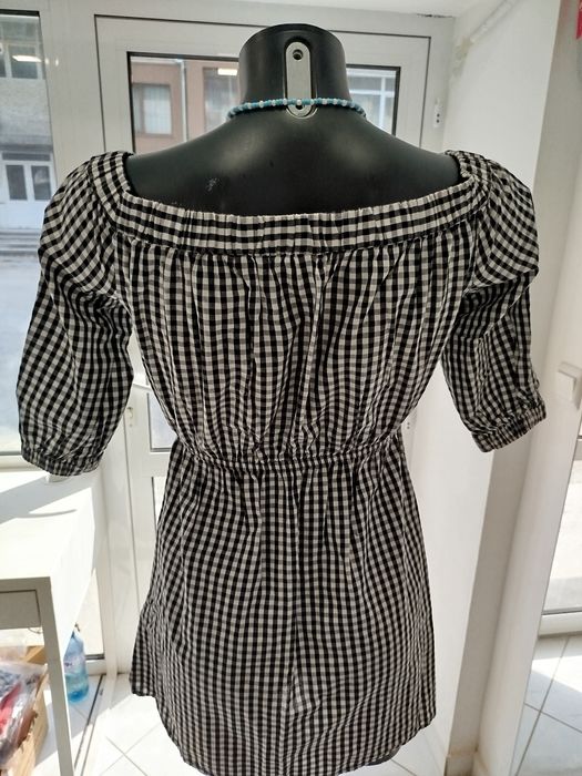 Черно-бяла рокля