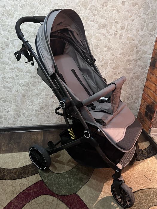 Коляска прогулочная