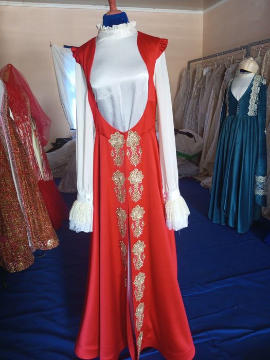 Toʻy liboslari kastum shimlar