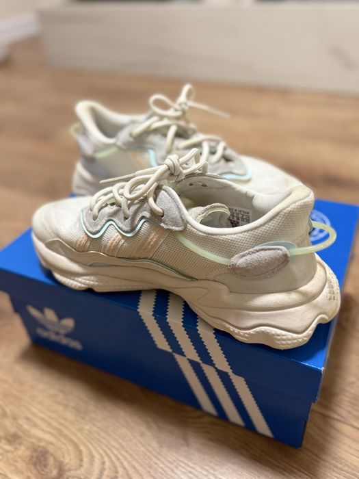 Сникърси Adidas Ozweego Бежов