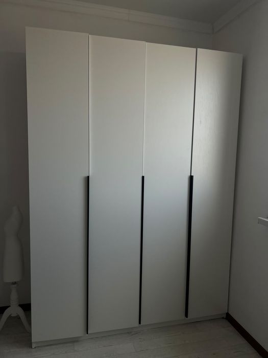 Продается распашной шкаф,160*221