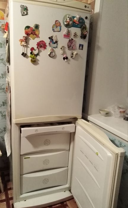 Продам холодильник LG!