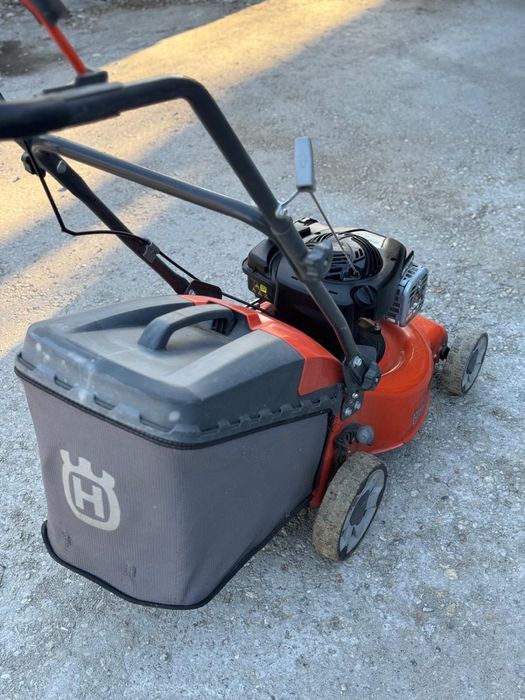 Vand masina de tuns Husqvarna