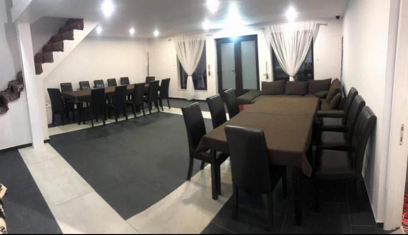 Casa/ vila (2 case) de vanzare in Manastirea Humorului