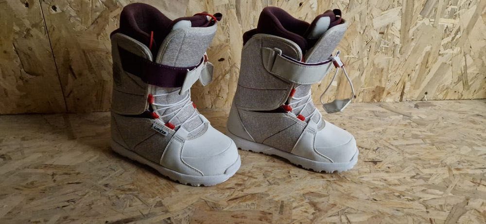 Boots snowboard mărimea 36