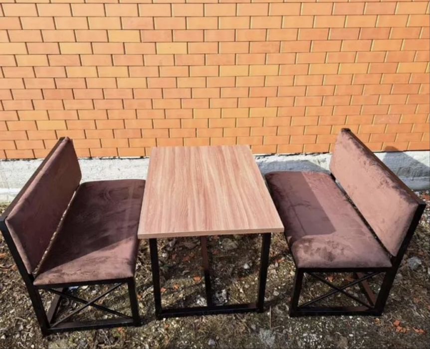 Столы для кафе бара офиса и дома