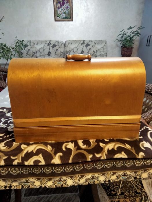 Швейная машинка Чайка