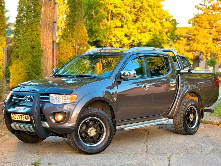 - IMPECABIL Mitsubishi L200 2.5Di-D178cp 2015 EURO 5 LIMITED EDITION Full