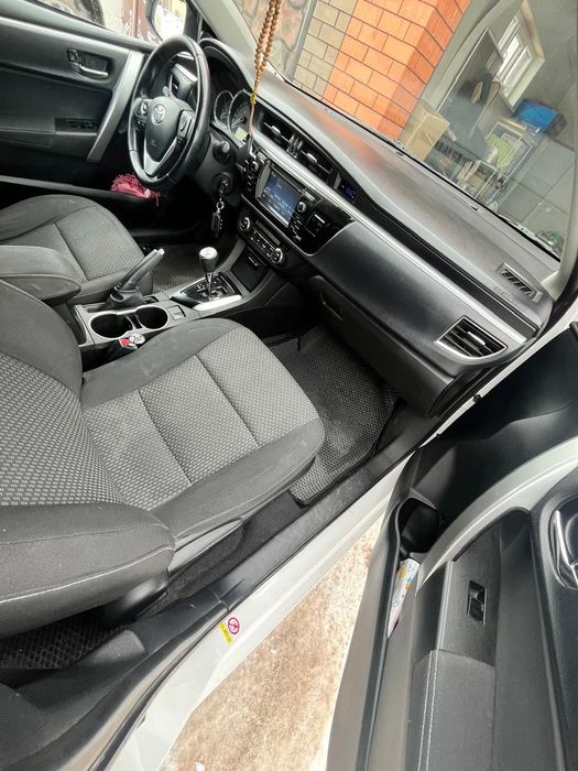 Toyota Corolla 2014 года срочно продам