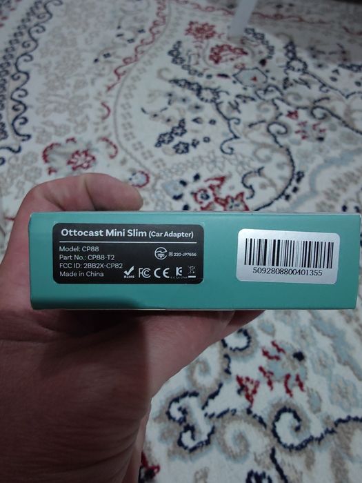 Беспроводной адаптер Ottocast Mini Cube 3.0 для CarPlay/Android Auto
