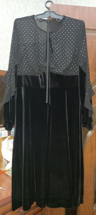 Qora rangli koʻylak