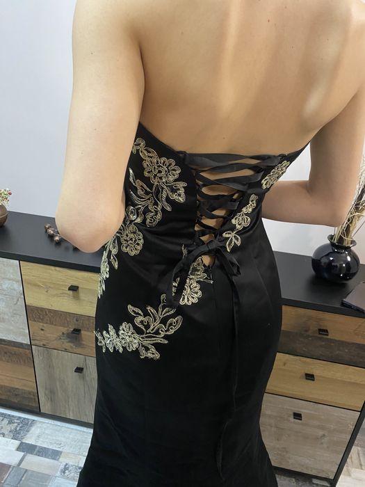 Абитуриентска/официална рокля