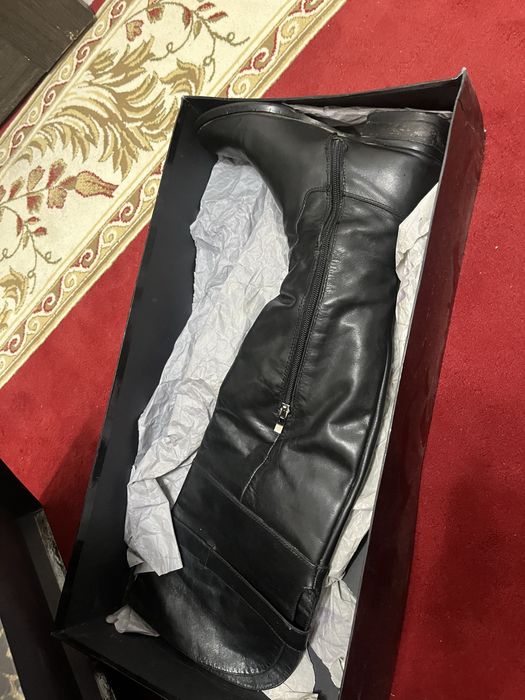 Продам кожаные сапоги Баскони