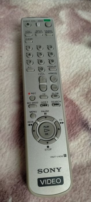 Видеомагнитофон Sony.