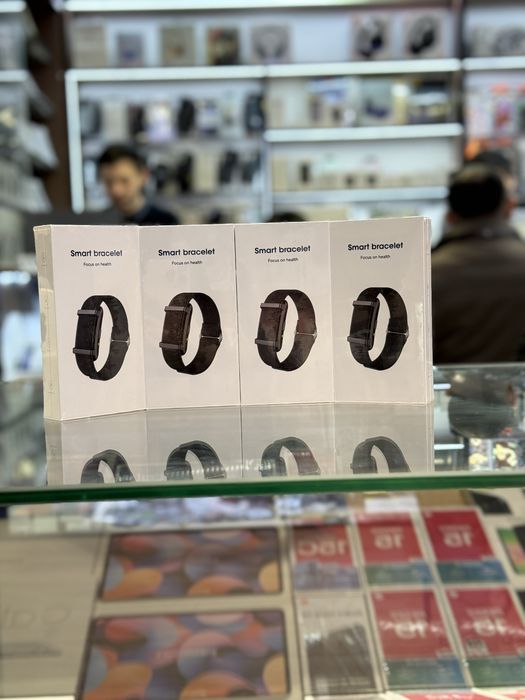 Smart braclet 200.00 som