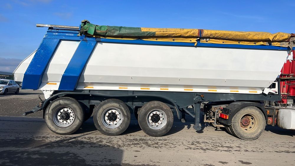 Vand semiremorca basculantă