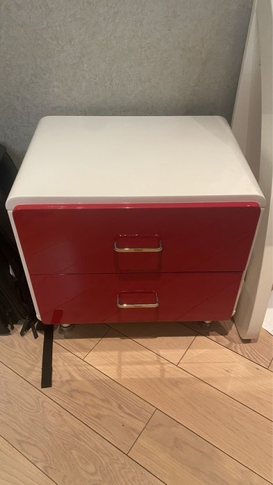 Продам Туалетный стол с тумбой