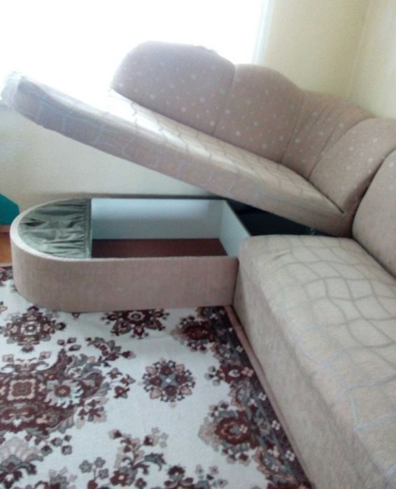 Продавам ъглов диван