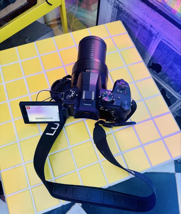 Panasonic LUMIX FZ1000