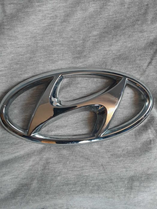 Авто Емблема Hyundai