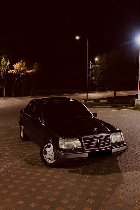 Мерседес 124 е220