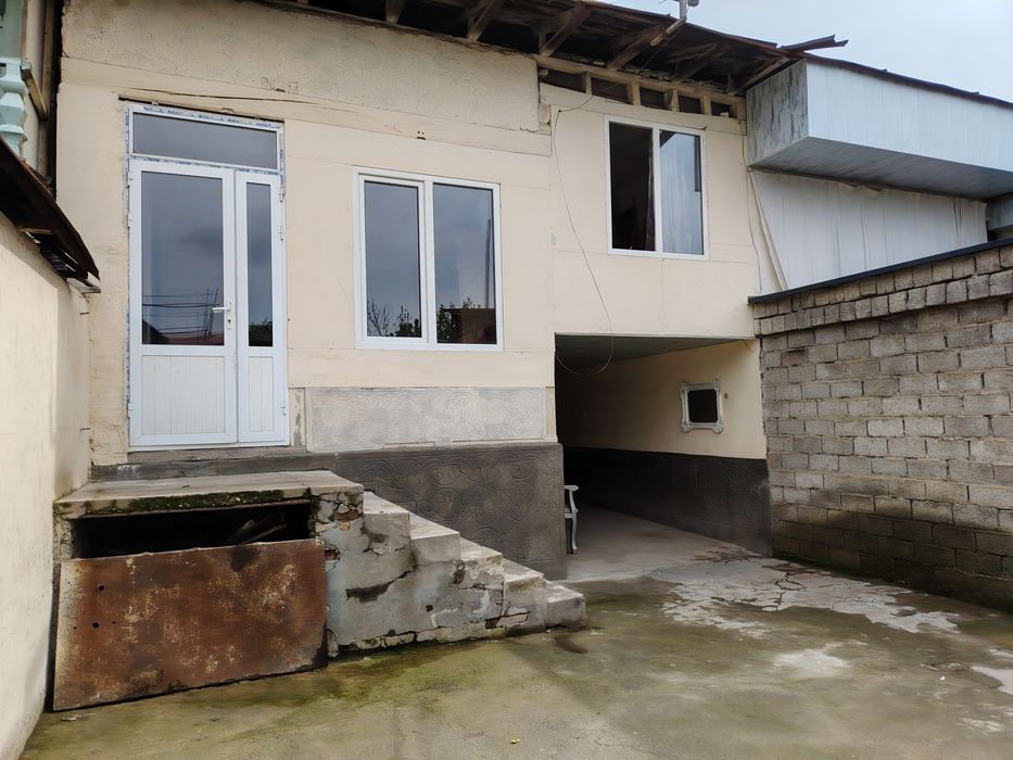 Uchastka sotiladi 1.5 sotiq