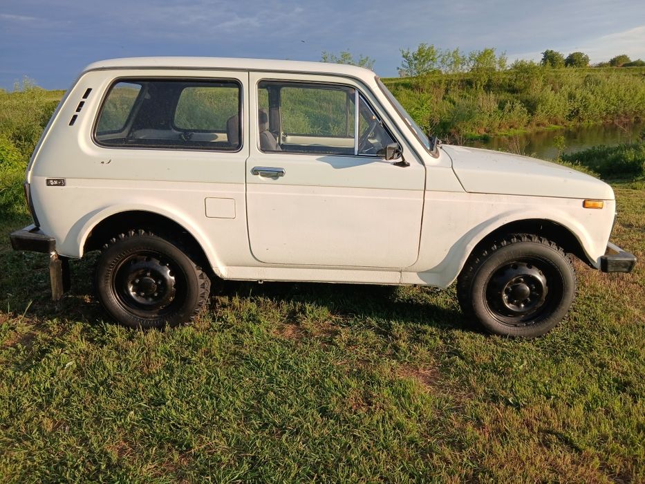 Vînd lada niva 4×4 vehicul istoric
