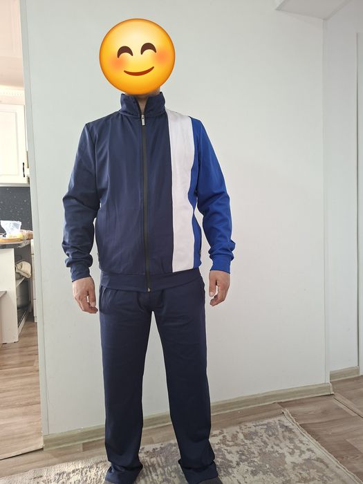 Спортивный костюм