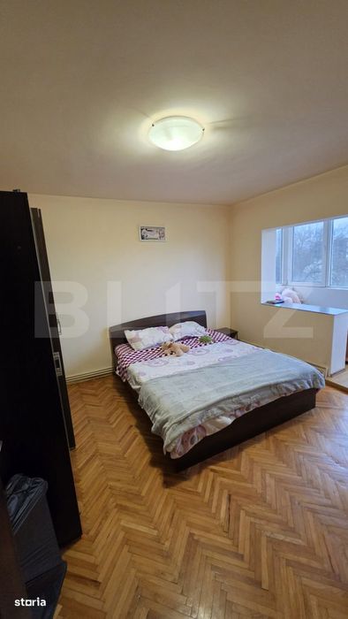 Apartament 3 camere, Decomandat, zona Soarelui