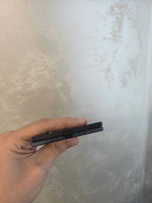 продается SAMSUNG Z FOLD 7 black  12/256