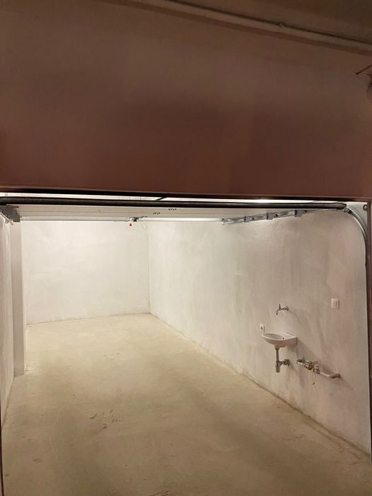 Дава се под наем Гараж / Паркомясто в Стара Загора, Център - 24 кв.м за 91.8 € - Снимка #1