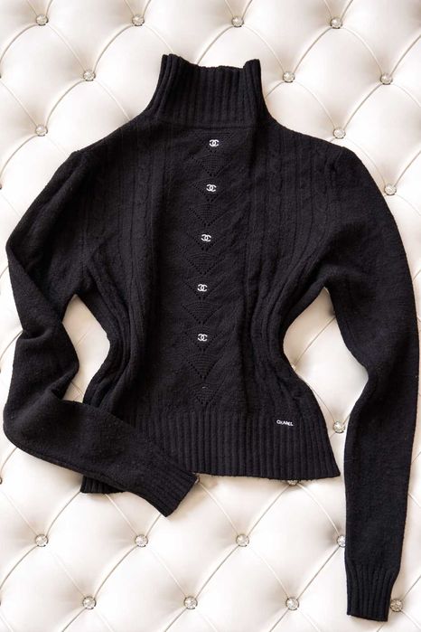 черен пуловер шанел chanel ползван в запазено състояние блуза с дълъг ръкав плетена и мека блузка